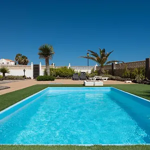 https://apartment-with-pool-and-terrace-1-min-from-the-beach.hotelsfuerteventura.org